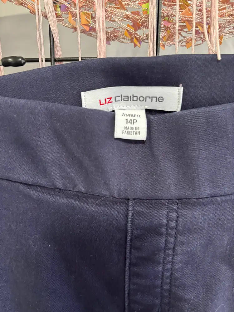Liz Claiborne Ladies Sz 14 Navy Cropped anke pants