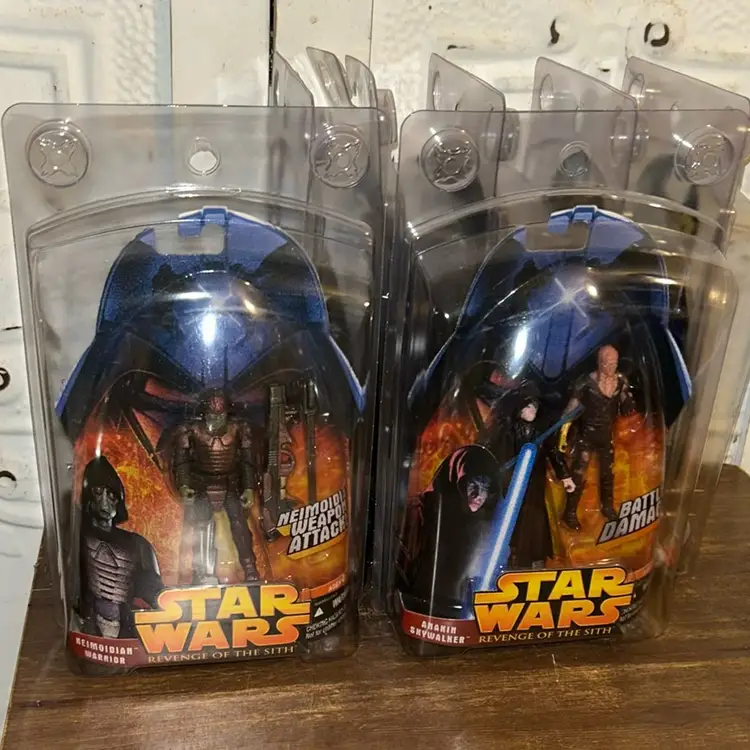 Lot Of Seven Star Wars, Revenge Of The Sith Action Figures With Clear Protector Cases, see pictures and description