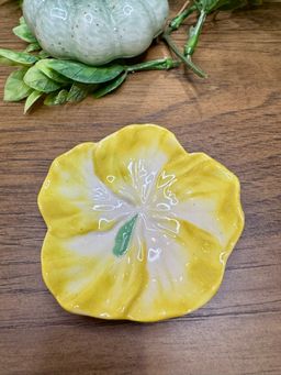 Mini vintage floral trinket dish, possibly a pansy or daffodil design and made in China
