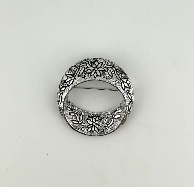 Vintage Signed Silver Tone Emmons Wreath Brooch