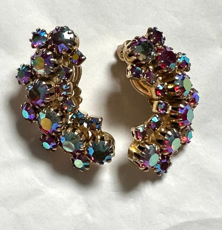 1950’s Vintage Red Aurora Borealis Clip On Earrings