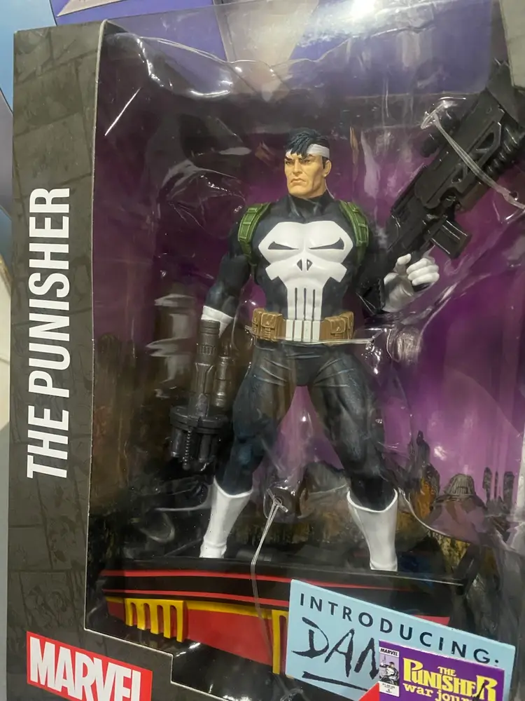 Mcfarlane Toys - Marvel Statue - The Punisher (1:6th Scale)