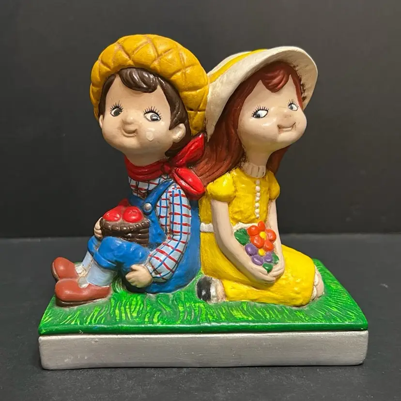 MARKDOWN! Cutsie Kitschy Boy & Girl Side Eye Figurine Signed Carole '78 ~5.5” x 5.5” x 3”