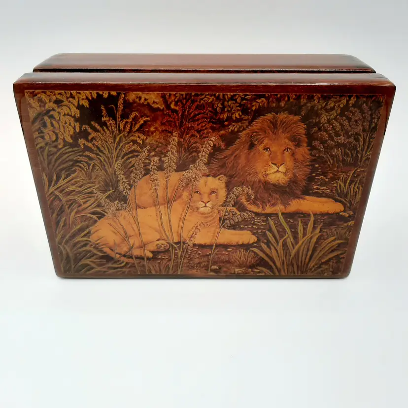 Vintage Lion & Lioness Wood Lacquered Reuge Music Box AS IS