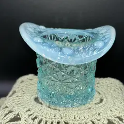 Vintage Fenton Pale Blue Opalescent Edge Daisy & Button Top Hat Figurine 1940’s