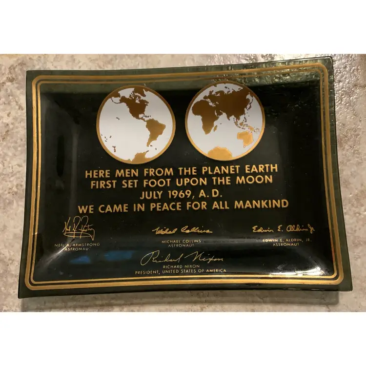 VTG Commemorative 1969 Moon Landing Glass Dish 4.75x6.75” Gold inscriptions, and signatures – Nixon, Armstrong, Collins, Aldrin
