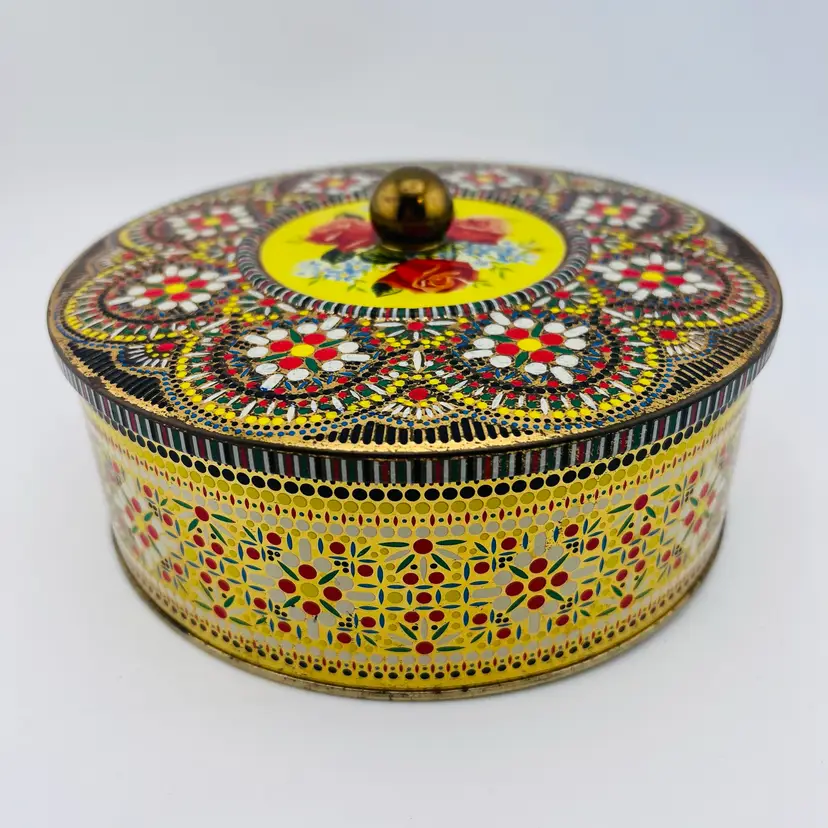 Vintage Daher Floral Tin 6.75”