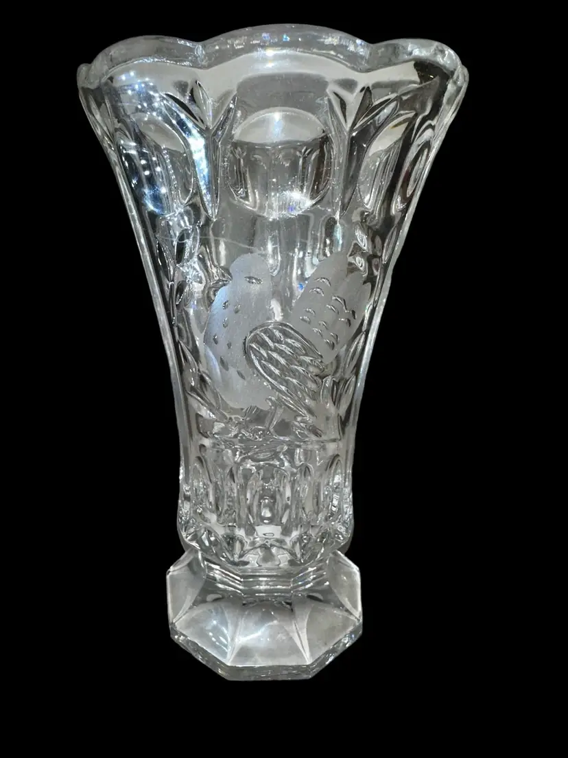 European Collection 24% Lead Crystal Vase With Frosted Bird 7" Tall x 4" Diameter At Lip