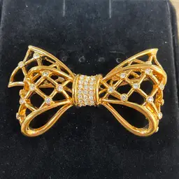 Swarovski 3-D Gold Tone Crystal Bow Brooch Pin Signed Swan EUC