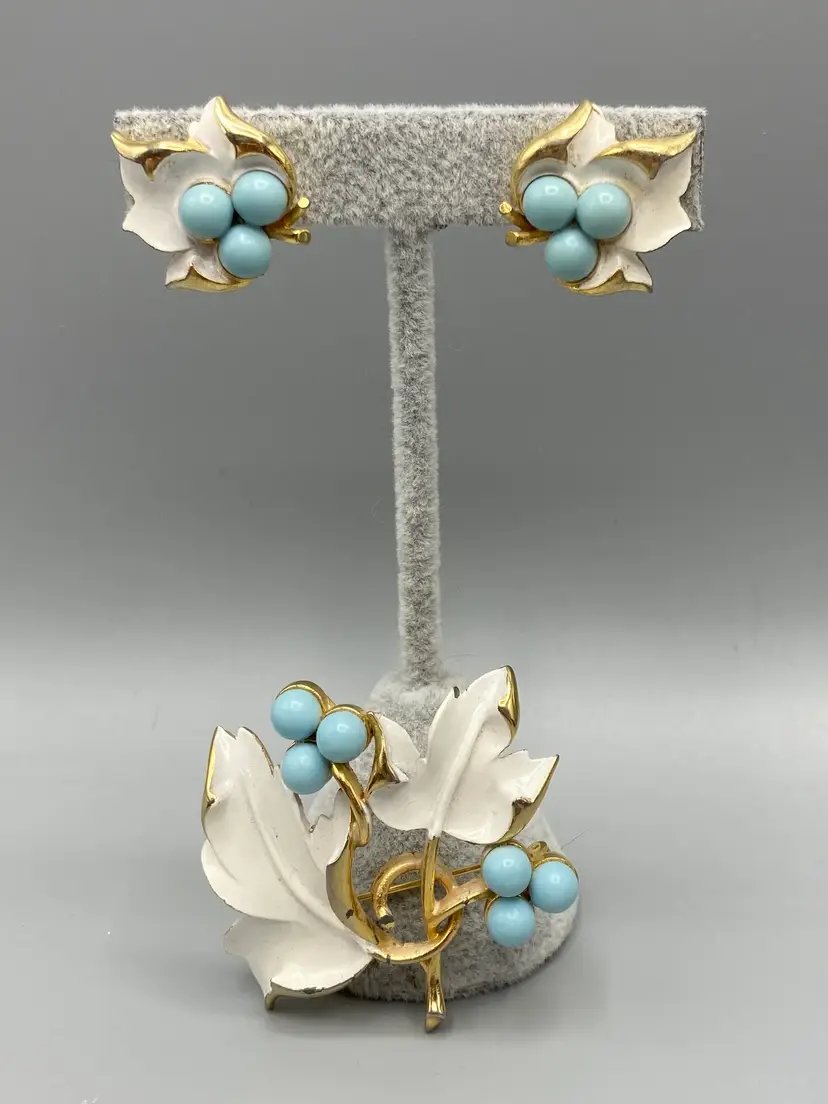 Vintage Sarah Coventry 1967 Placid Beauty Blue and White Leaf with Berries Brooch and Clip-on Earring Set Gold Tone
