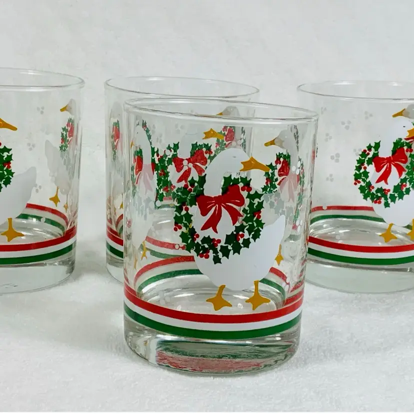 04  Lot Of 4 Libbey Christmas Wreath Geese Holly Berry 8 Oz Drink Glasses Goose Bar 4.5” Tall