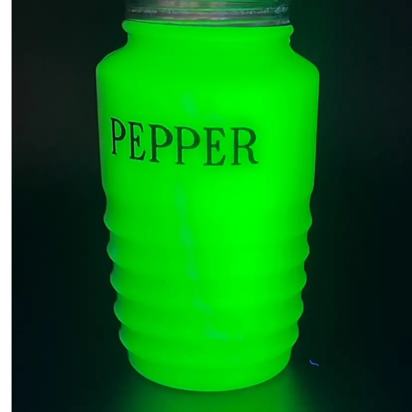 Jeanette Glass Pepper Shaker - Cabinet Jar - UV Glows