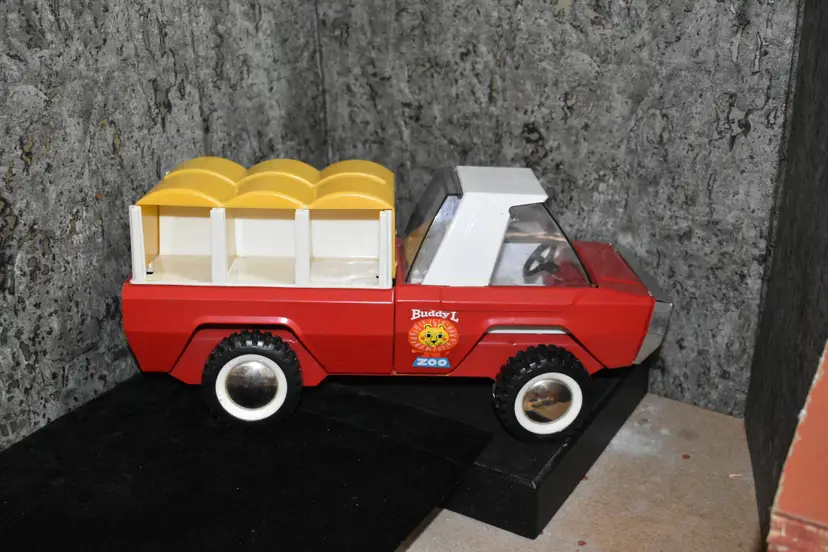 Vintage Buddy L Zoo Ranger truck