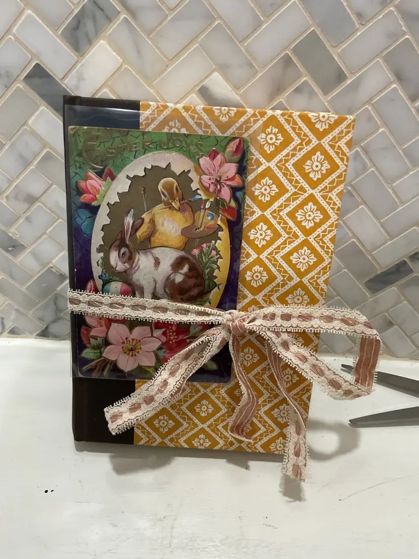 Reader’s  Digest 1972 Vol 2 w Vintage Easter Postcard