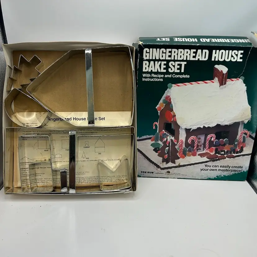 1992 Wilton Gingerbread House Bake Kit