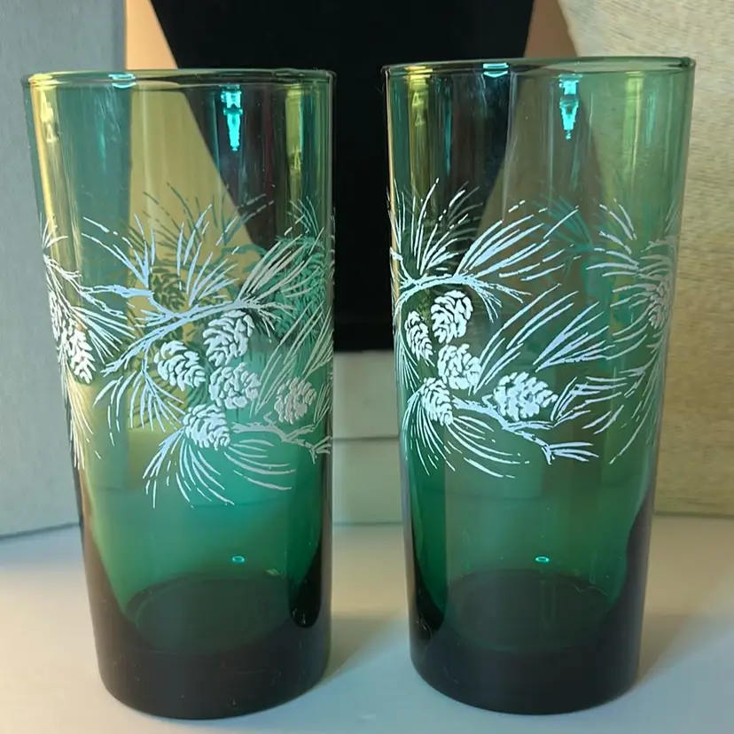 Vintage 1950s Green Anchor Hocking Glasses