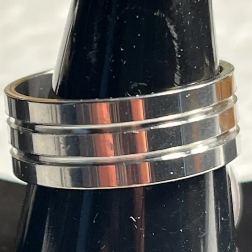 Stainless Steel Ring As Pictured Size 6