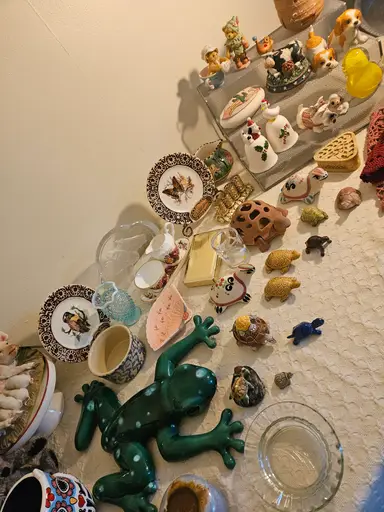 ✨️Turtles, Miniatures, Pottery, Glass Pre-bids On ✨️