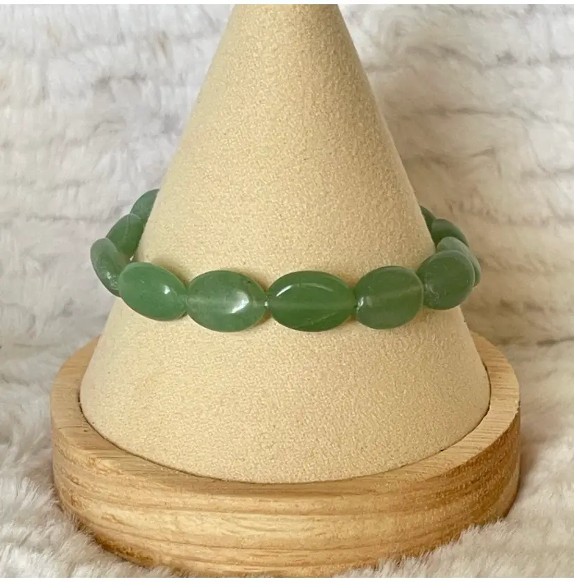 Green agate stretch bracelet