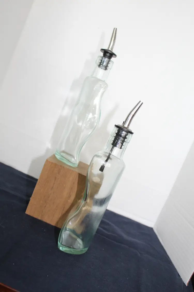 Vintage Vetreria Etrusca Wavy Art Deco Oil And Vinegar Cruets