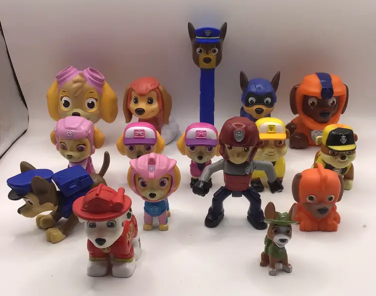 16 count Paw Patrol action figure toy lot