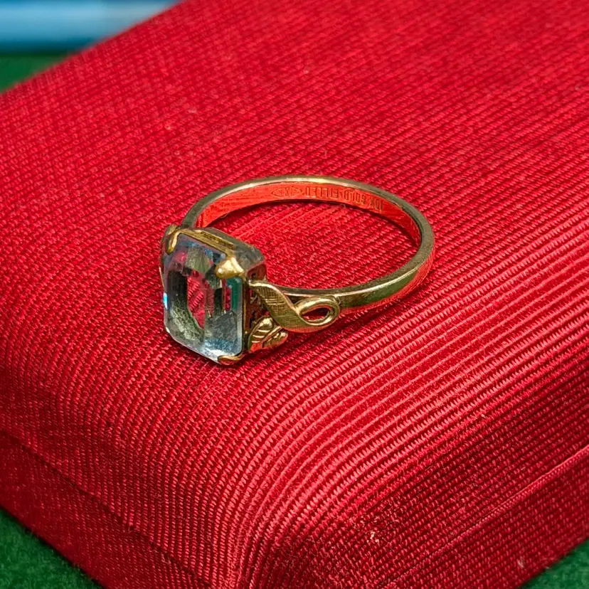 Clark & Coombs C&C Light Blue Stone Solitaire Emerald Cut 10k Gold Filled Ring Leaf Detail US Size 7.5