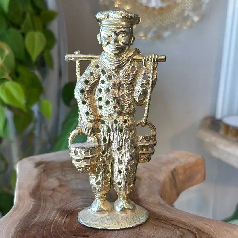 Vintage 5.5” Torino Dutchman Earring Holder