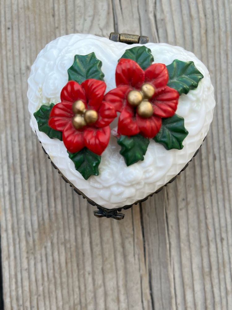 Vintage Poinsettias Heart Shaped Trinket jewelry Box