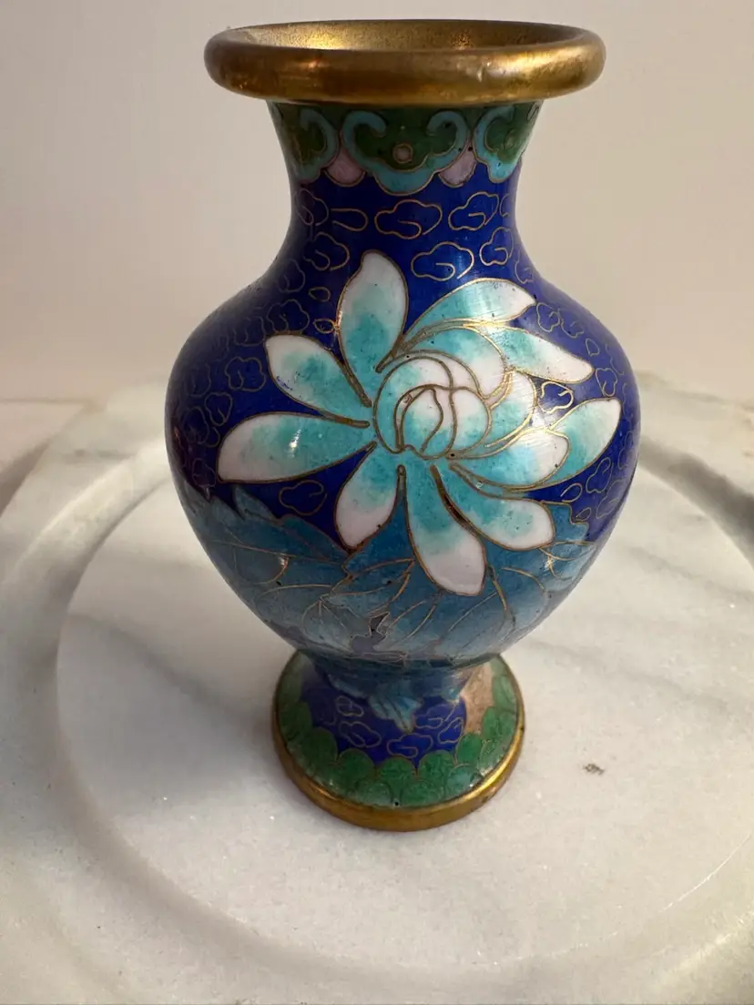 VINTAGE CHINESE CLOISONNE PEONY VASE