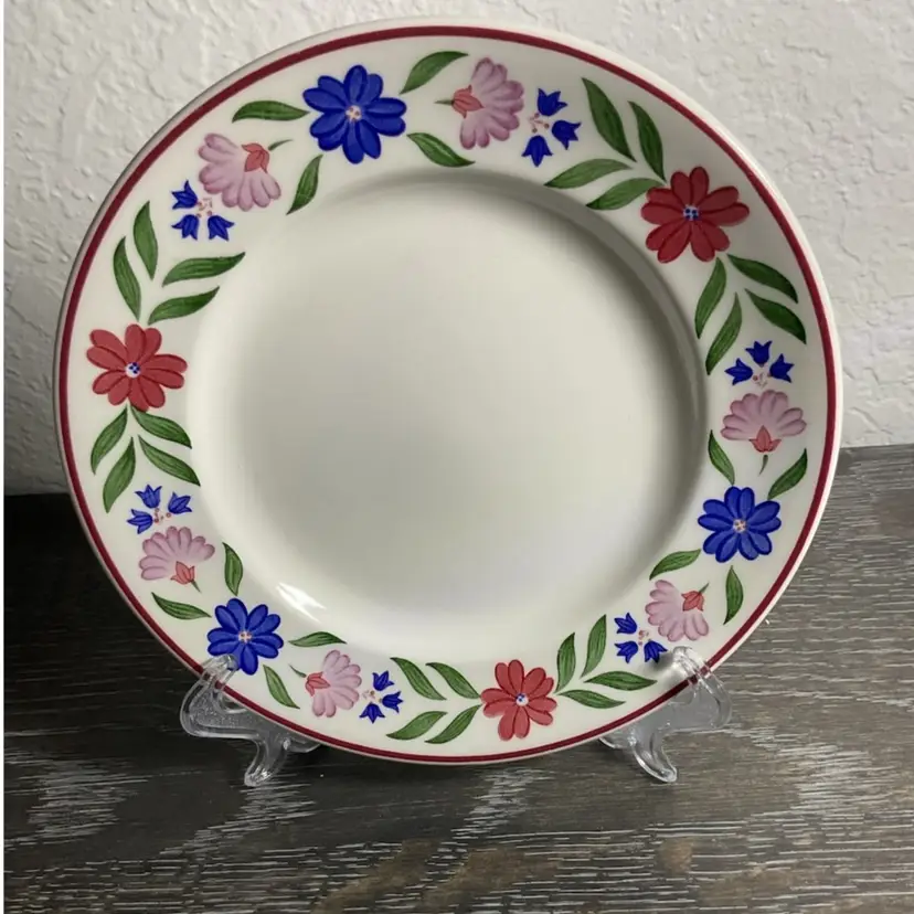 Cranbrook Tea Plate Floral Garland