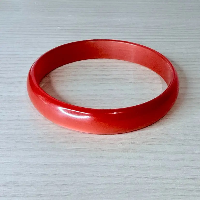 Vintage Red Lucite Moonglow Bracelet **UV Glow** (KK)