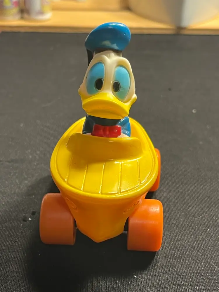 Disney PVC As Shown Donald Duck In Car