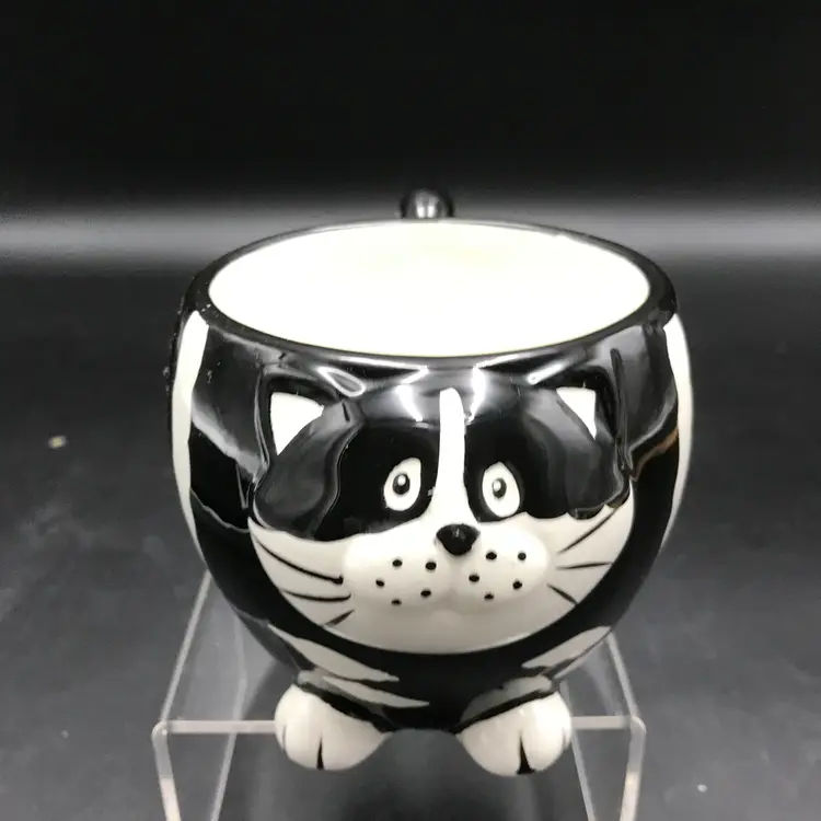Pier One Imports 12 Oz Chubby Cat Black and White Mug