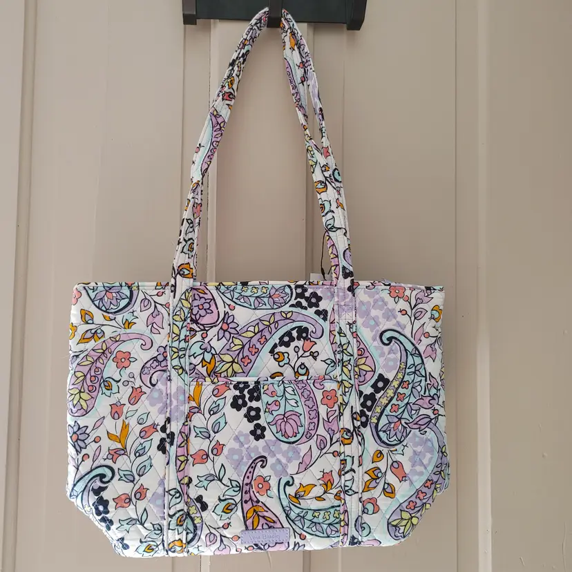 Vera Bradley Small Vera Tote. New with tag.