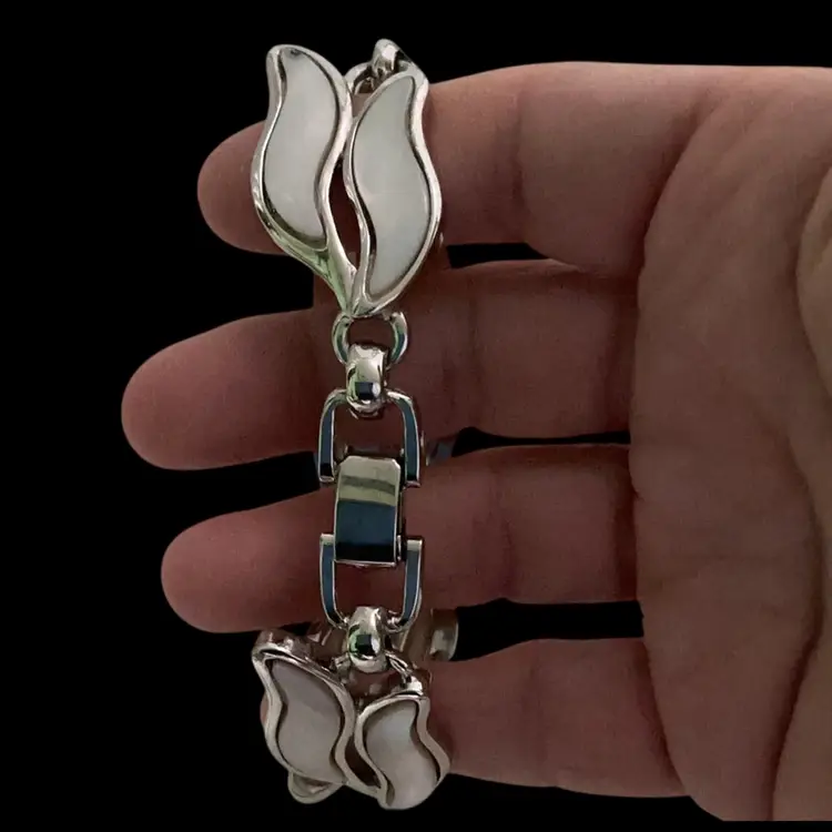 Beautiful Vintage Silvertone Bergere Mother of Pearl Link Bracelet. Signed Bergere.