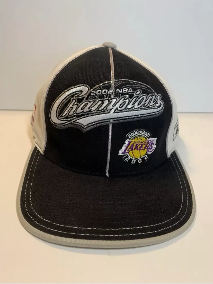 Los Angeles Lakers NBA 2002 Champions Official Reebok Fitted Cap Hat Size 9