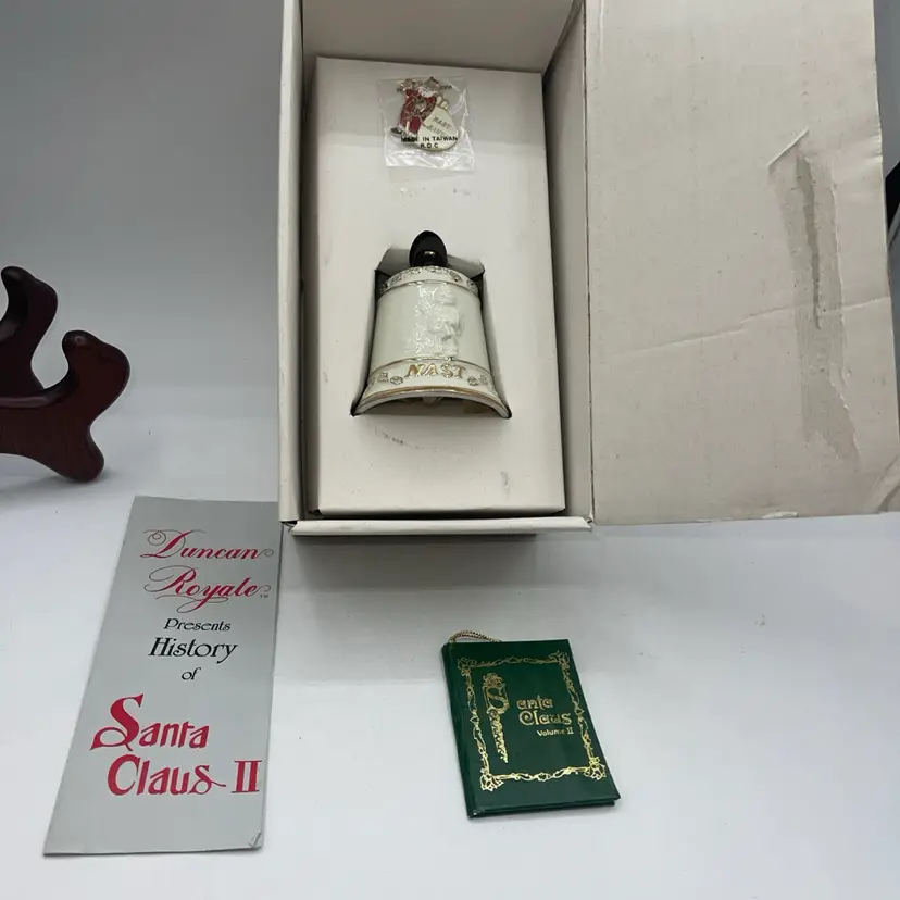 Duncan Royale Collectors Club 1990 Charter Member Bell & Nast Santa Pin Box