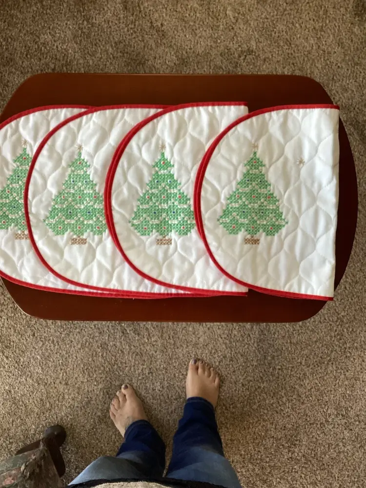 (4)Vintage Hand Embroidered Cross Stitch Christmas Tree Placemats Ex Condition