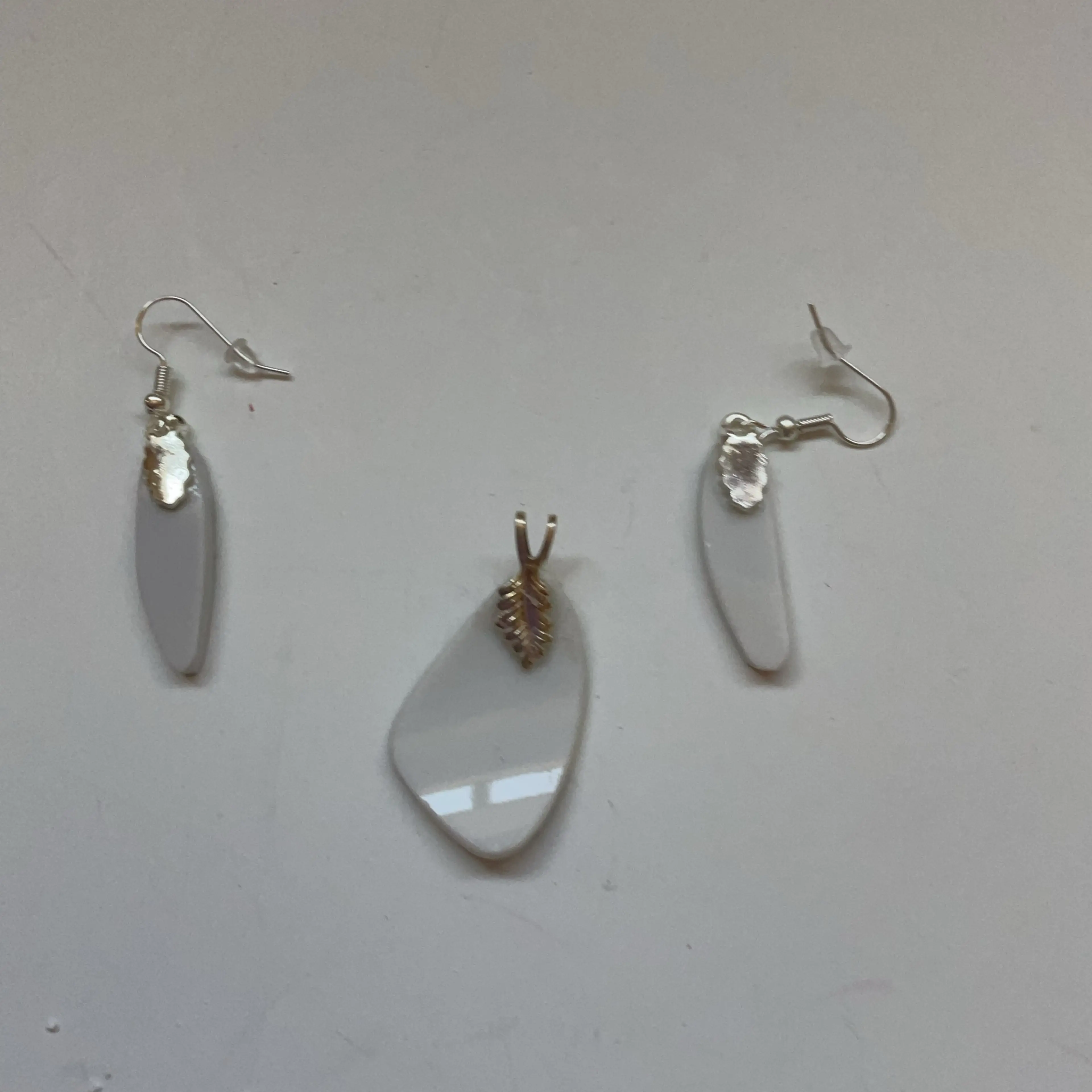 Image 2 of 2