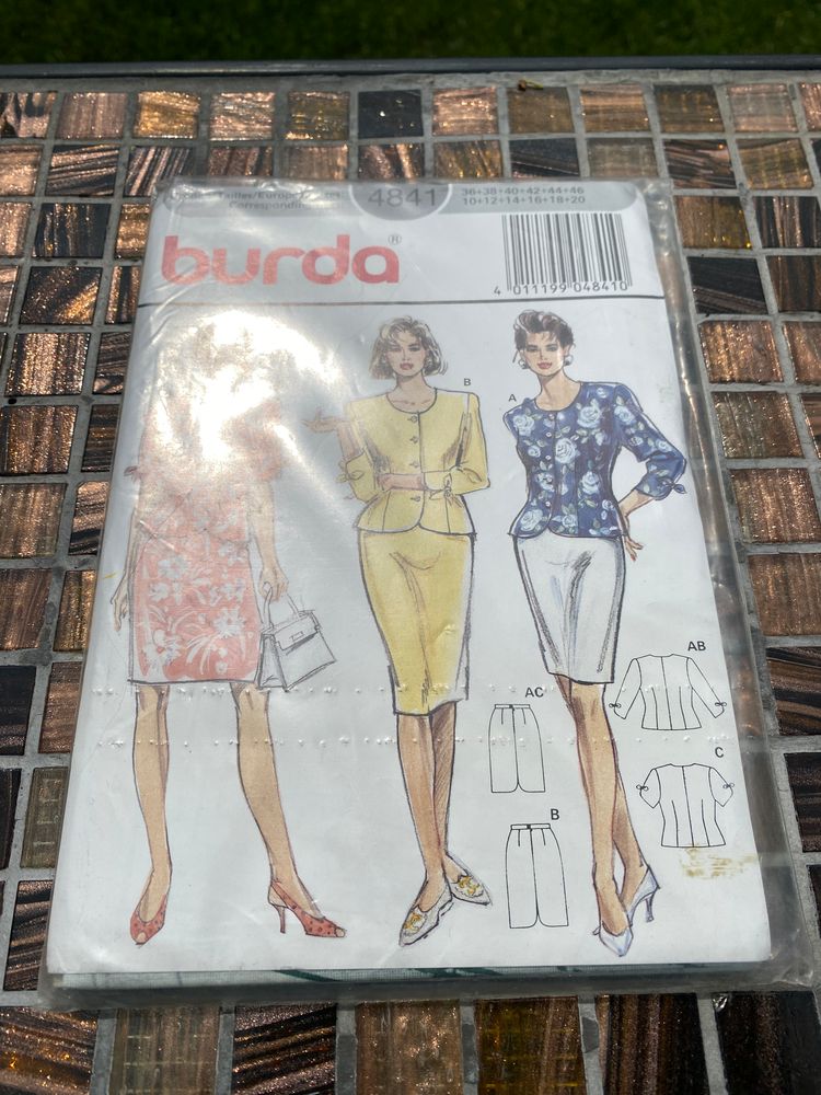 Vintage Burda Sewing Pattern 4841 Size Misses 10-20 Skirt and Jacket