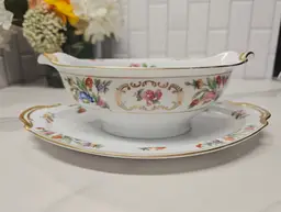 Gravy Boat with Attached Underplate by Noritake, Dresalda collection