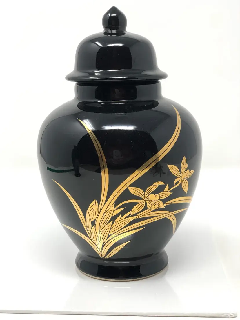 Fine Ceramic Shibui Arita Japan Black Ginger Jar with Gold Floral Design