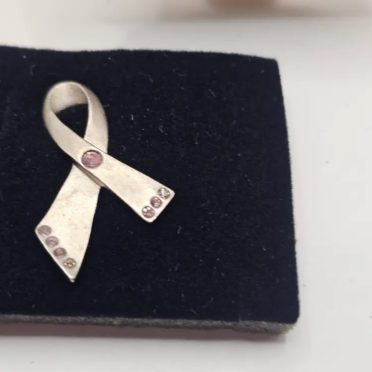 Avon silver Tone Brooch cancer pink ribbon rhinestones new in box 2000