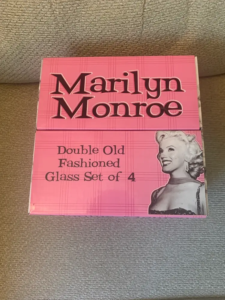 011 Marilyn Monroe Double Old Fashioned Glass Set