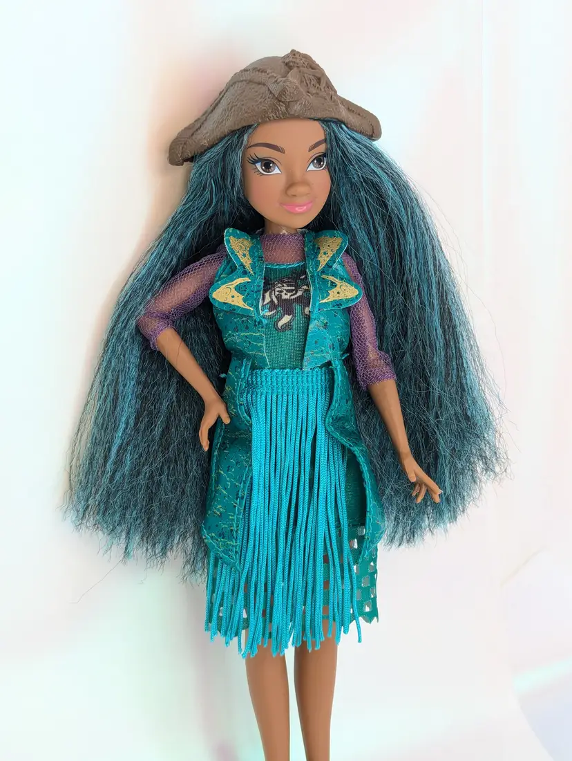Disney Descendants 2 Singing Uma Doll w/Hat & Shoes Hasbro Toy Figure 2017 - WORKS