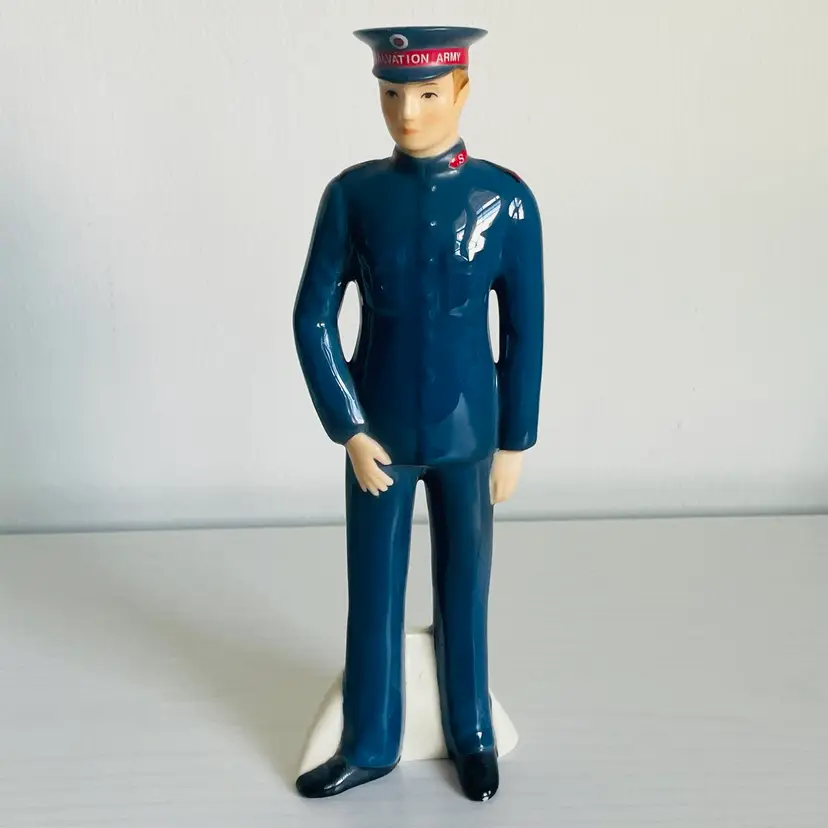 Goebel Figurine 9" Salvation Army Man In Uniform 191222