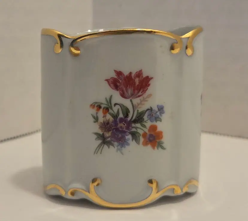 Vintage JLMENAU GRAF VON HENNEBERG Porcelain Toothpick Or Cigarette Holder
