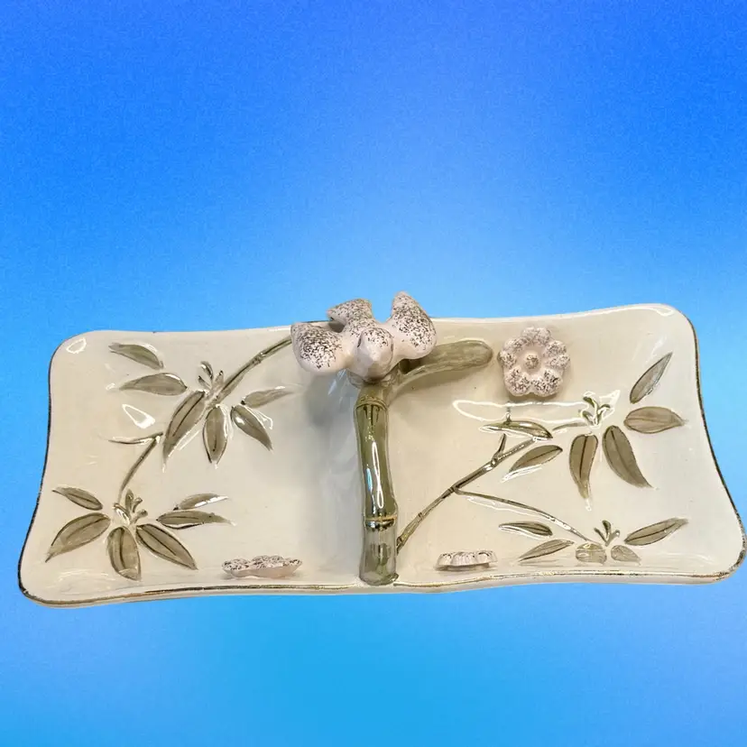 Vintage Lipper & Mann Creations Japan Ceramic Divided Candy Nut Trinket Dish Ivory Pink Bird
8-1/2” L x 4-1/4” W x 2-3/4” T