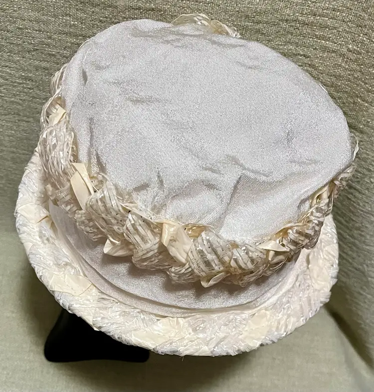 Vtg Womens Cloche Tea Party Hat Ivory Woven Cellulose Straw Grosgrain Union Made