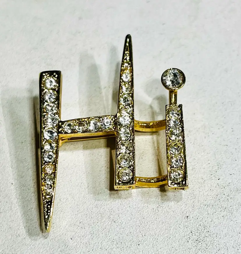 #01 - Hi Brooch